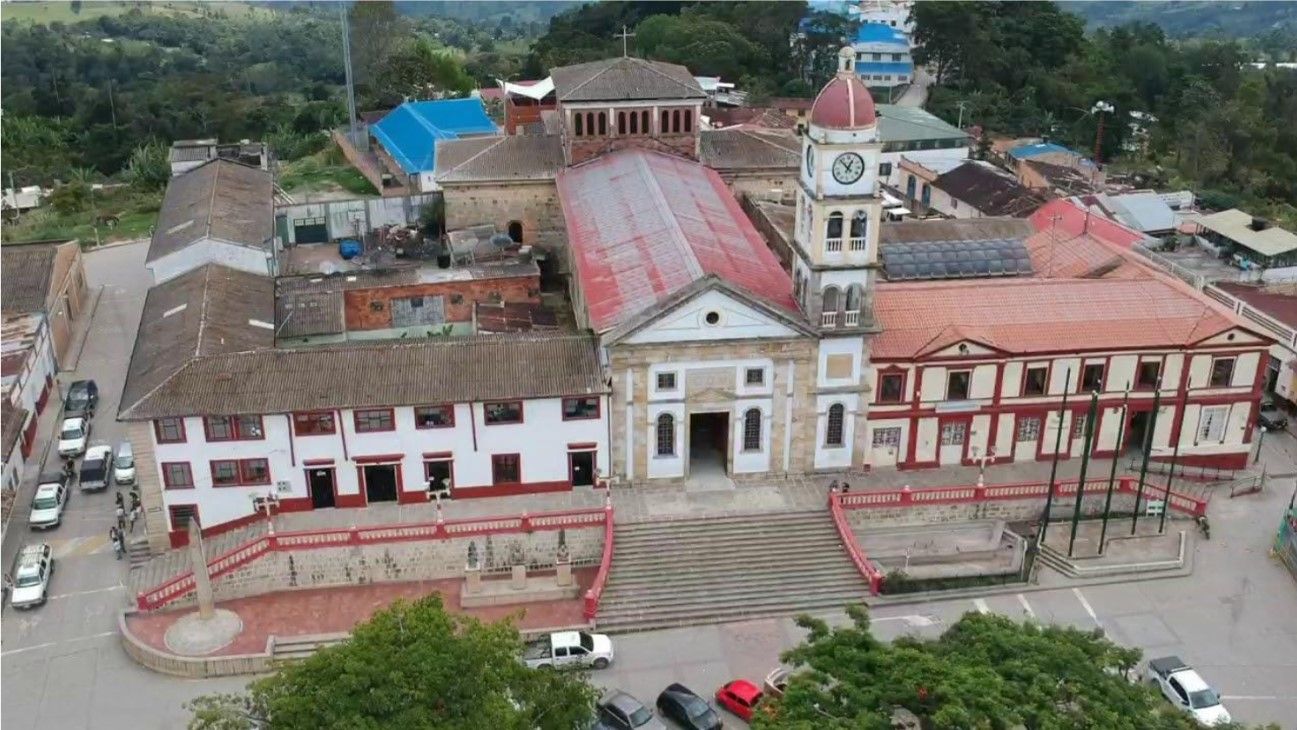 Vista aérea del casco urbano de Anolaima