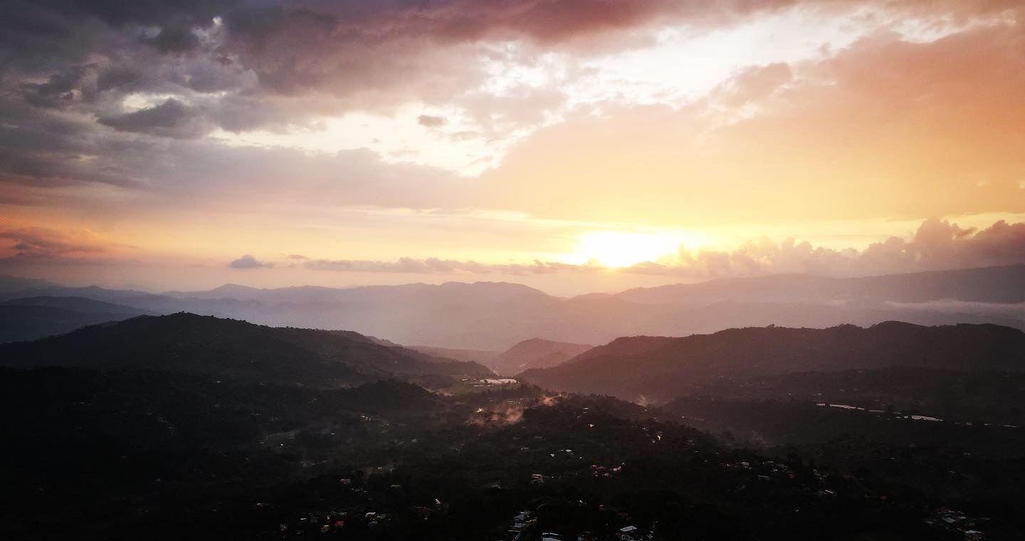 Atardecer sobre el valle visto desde Cachipay
